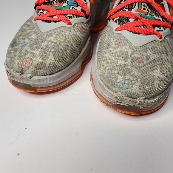 Athletic_Shoes